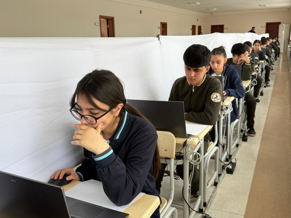 Naxçıvan məktəbliləri PISA beynəlxalq qiymətləndirmə tədqiqatında iştirak ediblər<font color=red> - FOTOLAR</font>