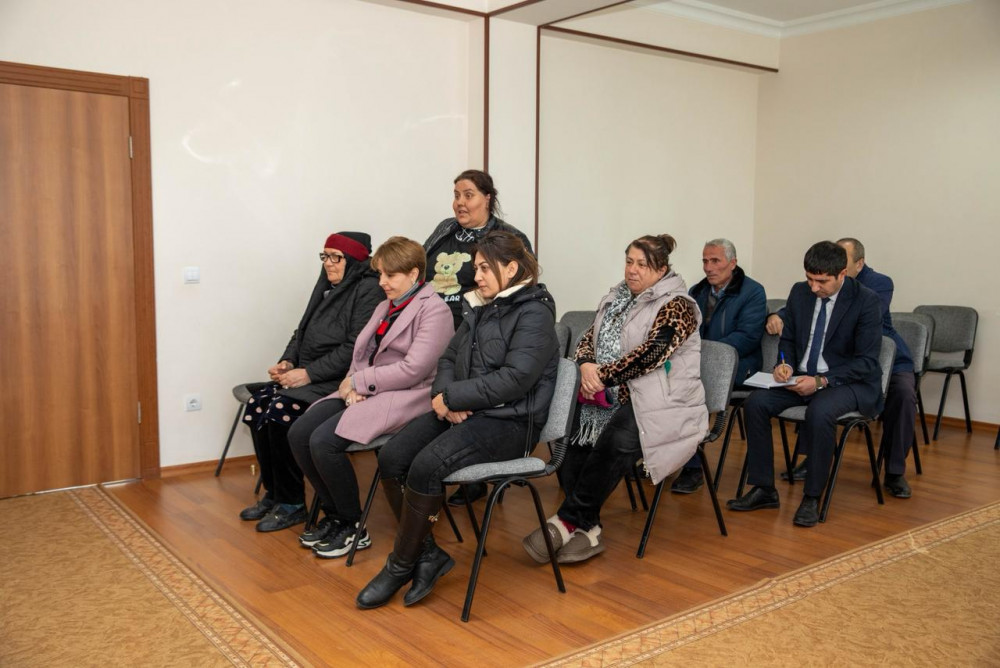 Ali Məclisin deputatı Qəzənfər Abdullayev Ərəzin kənd sakinləri ilə görüşüb<font color=red> - FOTOLAR</font>