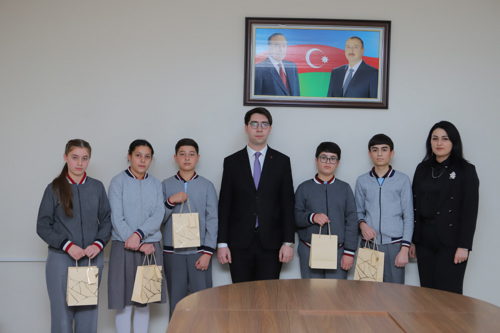 Muxtar respublikanın ümumtəhsil məktəblərində maliyyə savadlılığının artırılmasına dair təlimlər keçirilir<font color=red> - FOTOLAR</font>