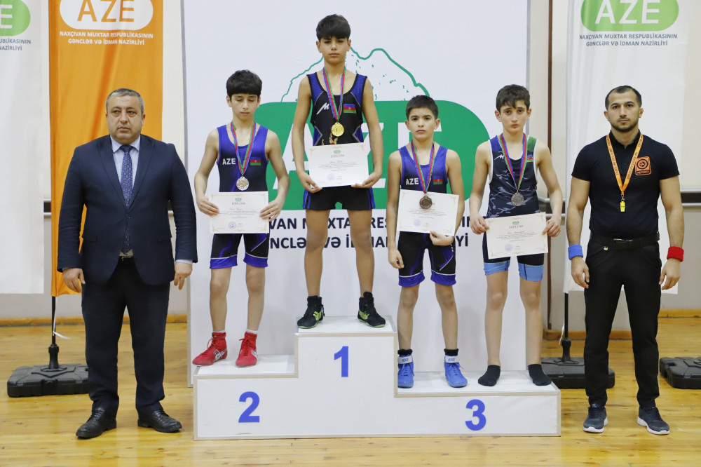 Sərbəst güləş birinciliyi başa çatıb <font color=red> - FOTOLAR</font>