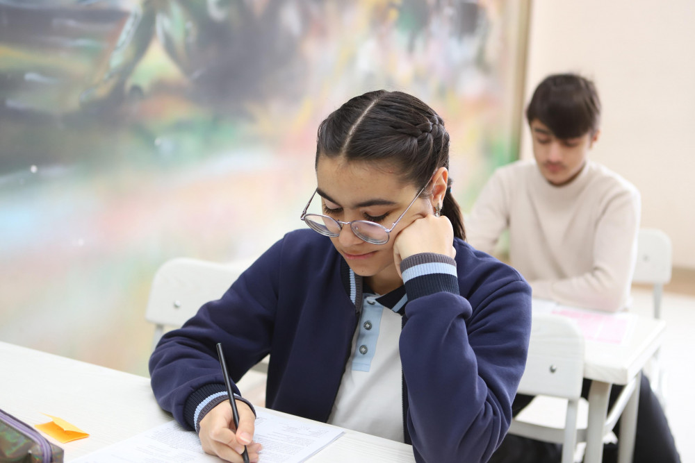 Naxçıvanda IX siniflər üçün tədris ilinin ikinci buraxılış qiymətləndirmə monitorinqi keçirilib<font color=red> - FOTOLAR</font>