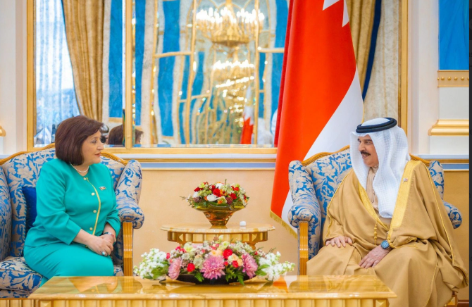 Sahibə Qafarova Bəhreyn kralı ilə görüşüb<font color=red> - FOTOLAR</font>