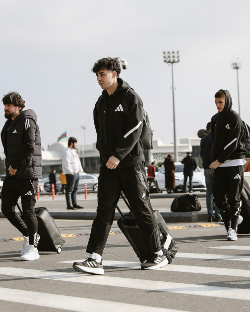 “Qarabağ” "Liverpul"la oyun üçün İngiltərəyə yollanıb <font color=red> - FOTOLAR</font>