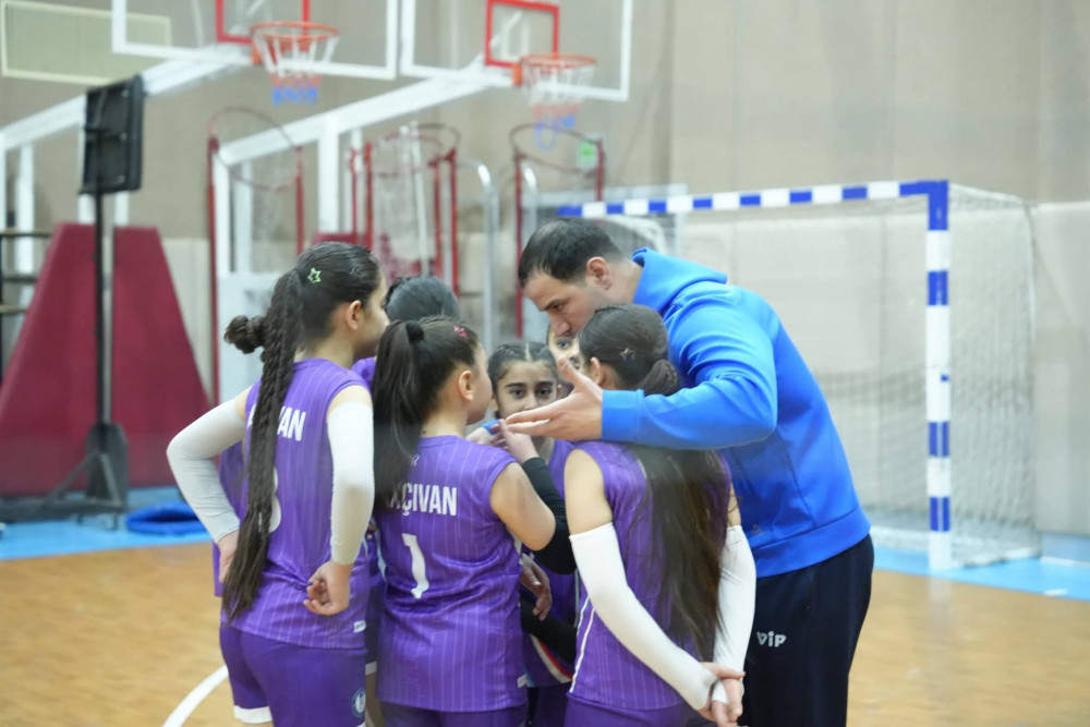 Voleybol üzrə Naxçıvan Muxtar Respublika zona birinciliklərinə start verilib<font color=red> - FOTOLAR</font>