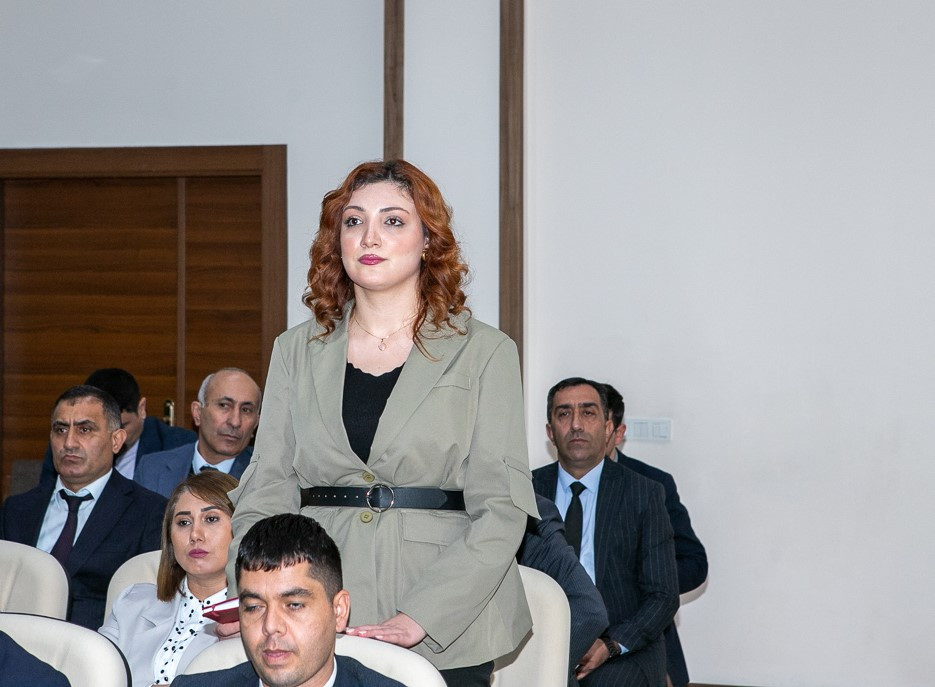 Naxçıvanda ümumtəhsil müəssisələrinin direktor və direktor müavinləri üçün təlimlərə start verilib<font color=red> - FOTOLAR</font>