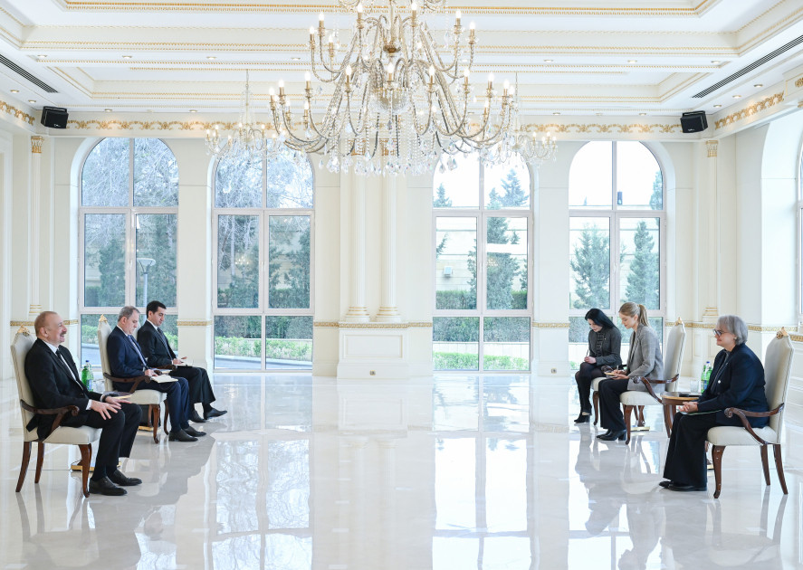 Prezident İlham Əliyev Avstraliyanın Azərbaycanda yeni təyin olunmuş səfirinin etimadnaməsini qəbul edib<font color=red> - FOTOLAR</font>