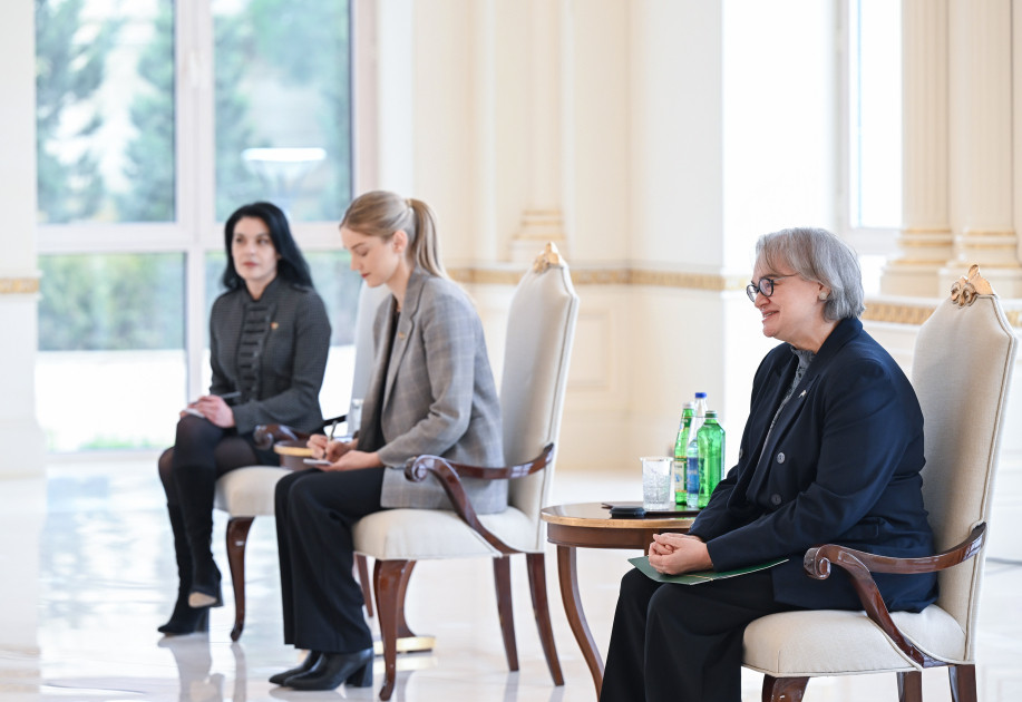 Prezident İlham Əliyev Avstraliyanın Azərbaycanda yeni təyin olunmuş səfirinin etimadnaməsini qəbul edib<font color=red> - FOTOLAR</font>