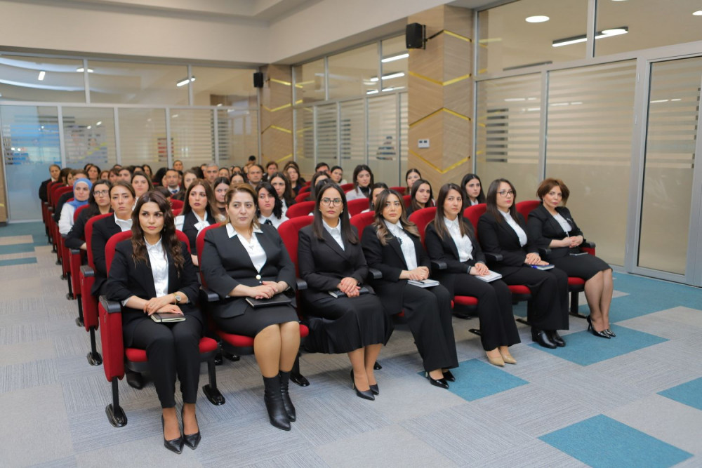 Naxçıvan şəhərində yeni işə qəbul olunan gənc müəllimlərlə  görüş keçirilib  <font color=red> - FOTOLAR</font>