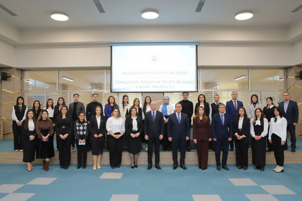 Naxçıvan şəhərində yeni işə qəbul olunan gənc müəllimlərlə  görüş keçirilib  <font color=red> - FOTOLAR</font>