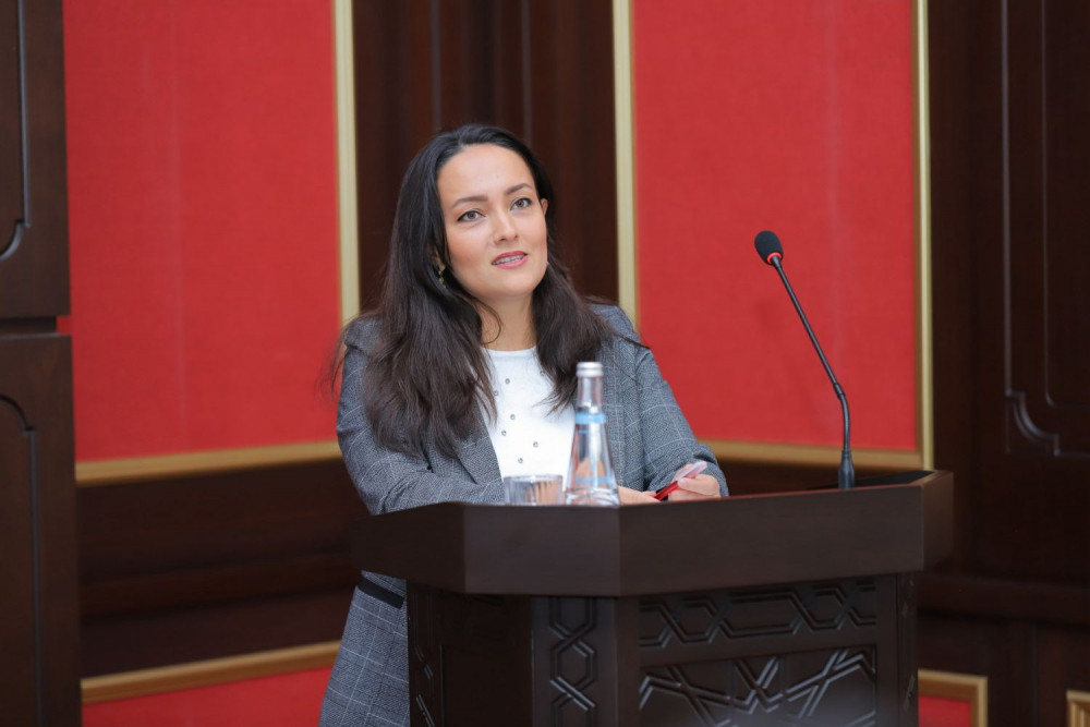 Naxçıvan şəhər İcra Hakimiyyətində  “Məişət zorakılığı, erkən nikah, yetkinlik yaşına çatmayanlar və ailə münasibətləri əleyhinə olan hüquqpozmalar və onların profilaktikası” mövzusunda tədbir keçirilib<font color=red> - FOTOLAR</font>