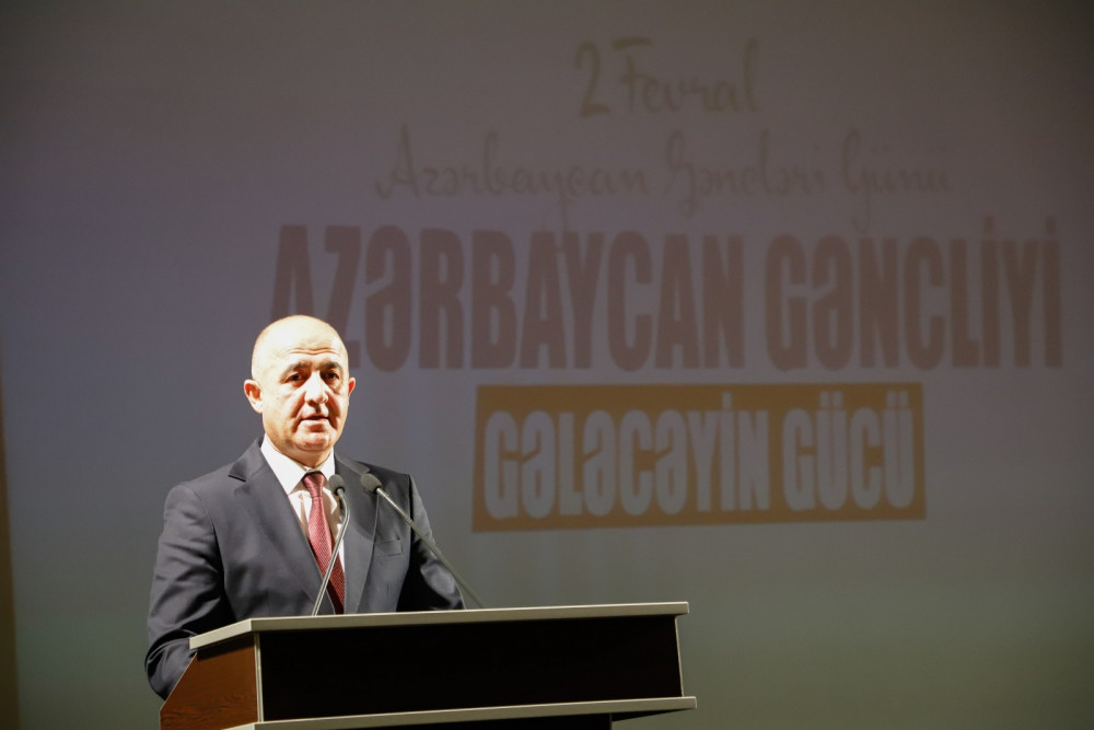 Naxçıvanda Gənclər Günü müsanibətilə bir qrup gənc təltif edilib<font color=red> - FOTOLAR</font>