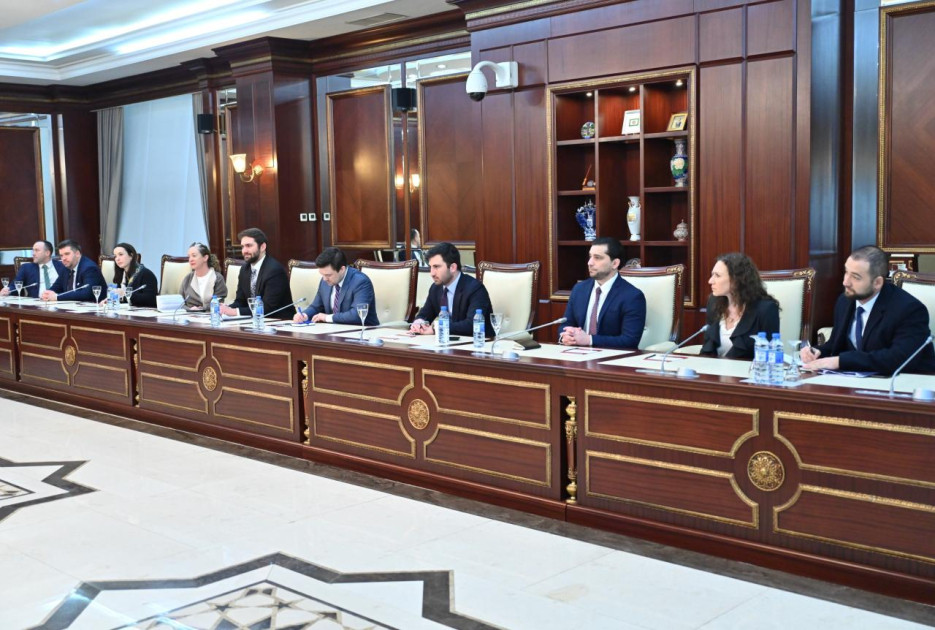 Milli Məclisdə ABŞ Konqresi Nümayəndələr Palatasının Xarici məsələlər komitəsinin çoxluğunun peşəkar heyət üzvləri ilə görüş olub<font color=red> - FOTOLAR</font>