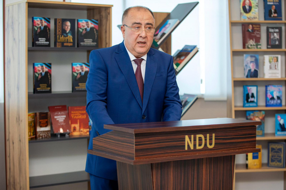 Naxçıvanda “Konstitusiya, Suverenlik və yeni siyasi konfiqurasiya: tarixi irs, müasir çağırışlar, gələcəyə baxış” adlı kitabın təqdimatı keçirilib<font color=red> - FOTOLAR</font>