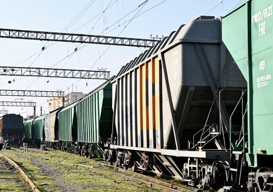 Azərbaycan ərazisindən tranzit keçməklə Ermənistana növbəti yük göndərilib<font color=red> - FOTOLAR</font>