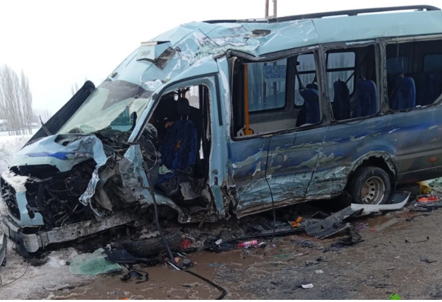 Türkiyədə iki avtobus toqquşub, 18 nəfər yaralanıb<font color=red> - FOTOLAR</font>