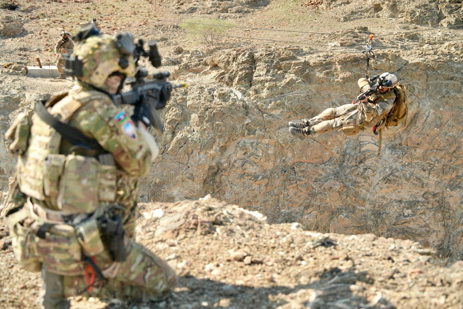 Azərbaycanın və Birləşmiş Ərəb Əmirliklərinin prezidentləri Əbu-Dabidə “Sülh Qalxanı – 2026” birgə əməliyyat-taktiki təlimini izləyiblər<font color=red> - FOTOLAR</font>