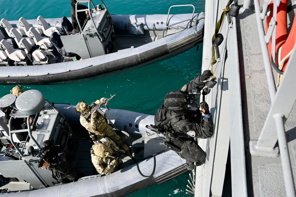 Azərbaycanın və Birləşmiş Ərəb Əmirliklərinin prezidentləri Əbu-Dabidə “Sülh Qalxanı – 2026” birgə əməliyyat-taktiki təlimini izləyiblər<font color=red> - FOTOLAR</font>