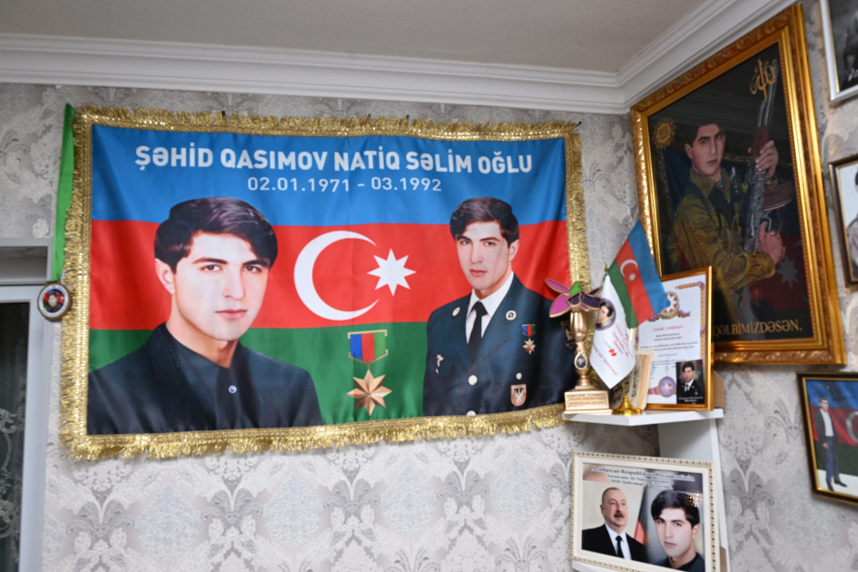 Leyla Əliyeva və Alena Əliyeva Gəncə Memorial Kompleksini və Milli Qəhrəman Natiq Qasımovun ailəsini ziyarət ediblər<font color=red> - FOTOLAR</font>