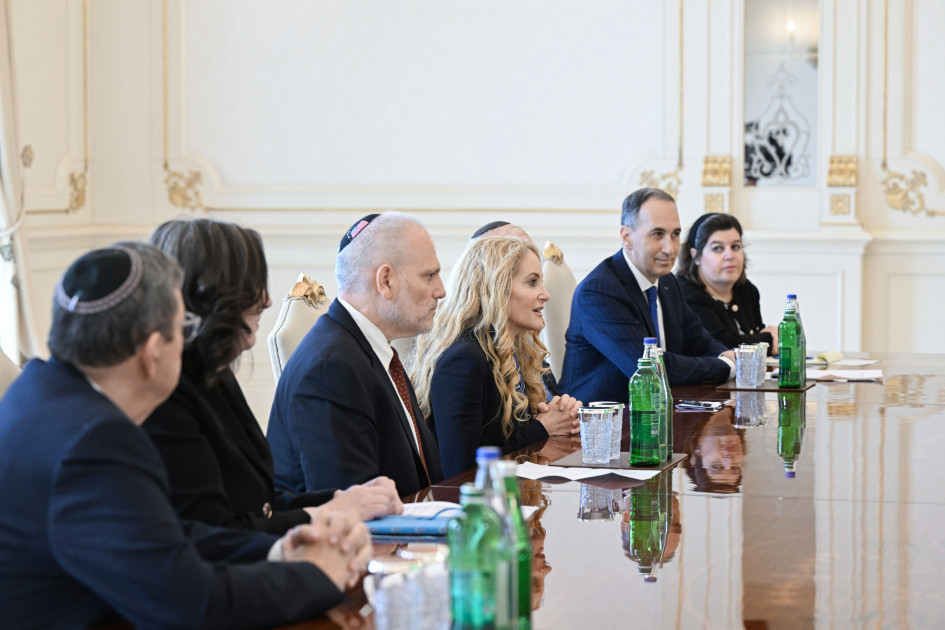 Prezident İlham Əliyev ABŞ-ın Əsas Amerika Yəhudi Təşkilatlarının Prezidentləri Konfransının nümayəndə heyətini qəbul edib<font color=red> - FOTOLAR</font>