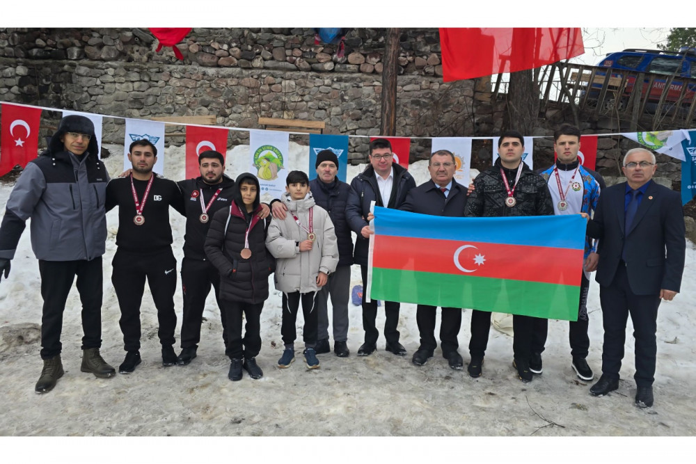 Naxçıvan güləşçiləri Türkiyədə keçirilən qarüstü qaraqucaq güləşi festivalında uğurla çıxış ediblər<font color=red> - FOTOLAR</font>