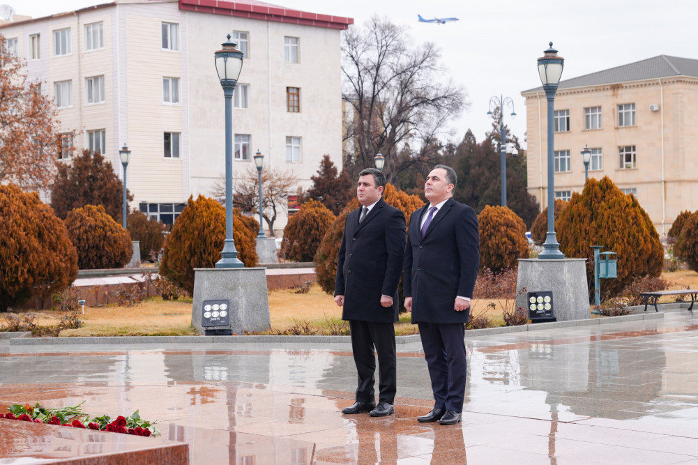 Naxçıvan Muxtar Respublikasının Baş naziri kollektivə təqdim edilib<font color=red> - FOTOLAR</font>