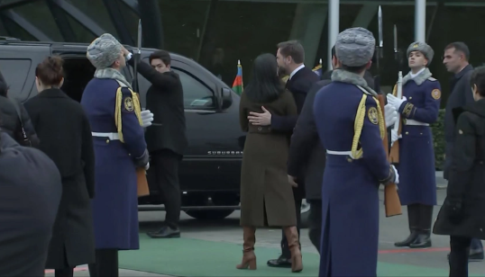 ABŞ-nin vitse-prezidenti Azərbaycana səfərə gəlib<font color=red> - FOTOLAR</font>