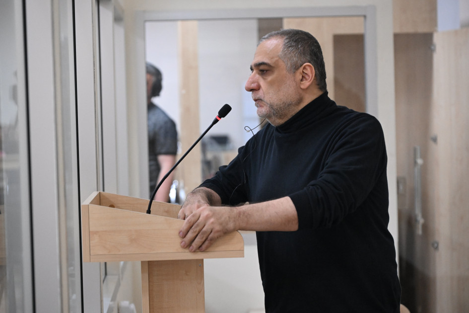 Ruben Vardanyanın məhkəməsində məhkəmə baxışı başa çatıb, hakimlər müşavirəyə gedib<font color=red> - FOTOLAR</font>