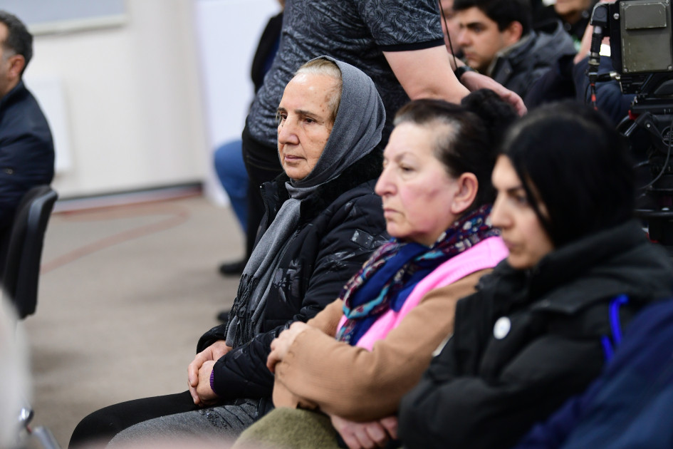 Ruben Vardanyanın məhkəməsində məhkəmə baxışı başa çatıb, hakimlər müşavirəyə gedib<font color=red> - FOTOLAR</font>