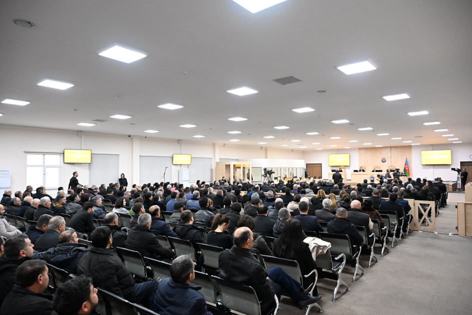 Ruben Vardanyanın məhkəməsində məhkəmə baxışı başa çatıb, hakimlər müşavirəyə gedib<font color=red> - FOTOLAR</font>