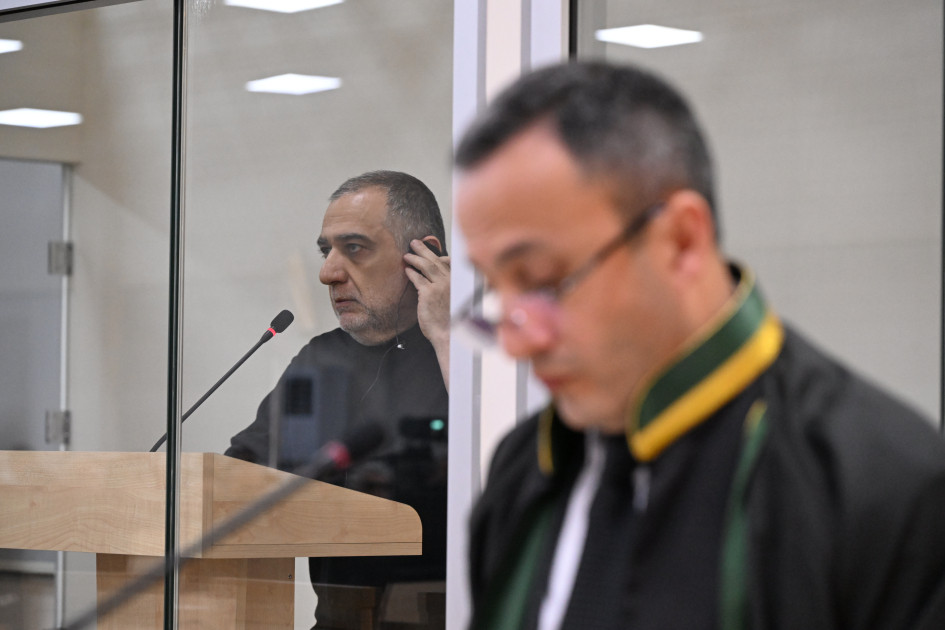 Ruben Vardanyanın məhkəməsində məhkəmə baxışı başa çatıb, hakimlər müşavirəyə gedib<font color=red> - FOTOLAR</font>