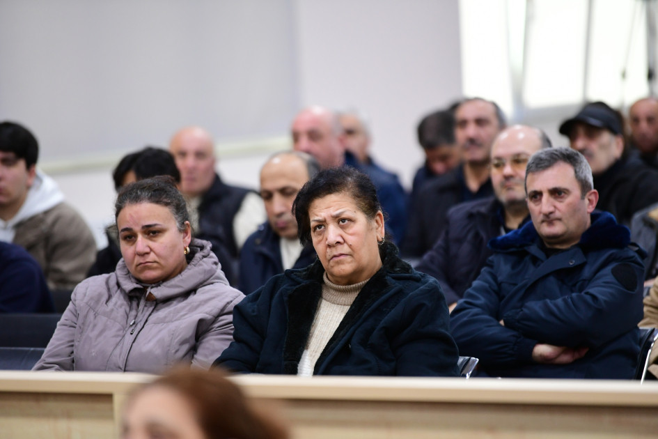 Ruben Vardanyanın məhkəməsində məhkəmə baxışı başa çatıb, hakimlər müşavirəyə gedib<font color=red> - FOTOLAR</font>