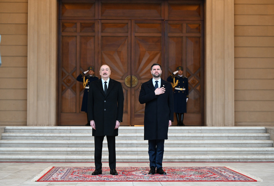 Bakıda Amerika Birləşmiş Ştatlarının Vitse-prezidentinin rəsmi qarşılanma mərasimi olub<font color=red> - FOTOLAR</font>