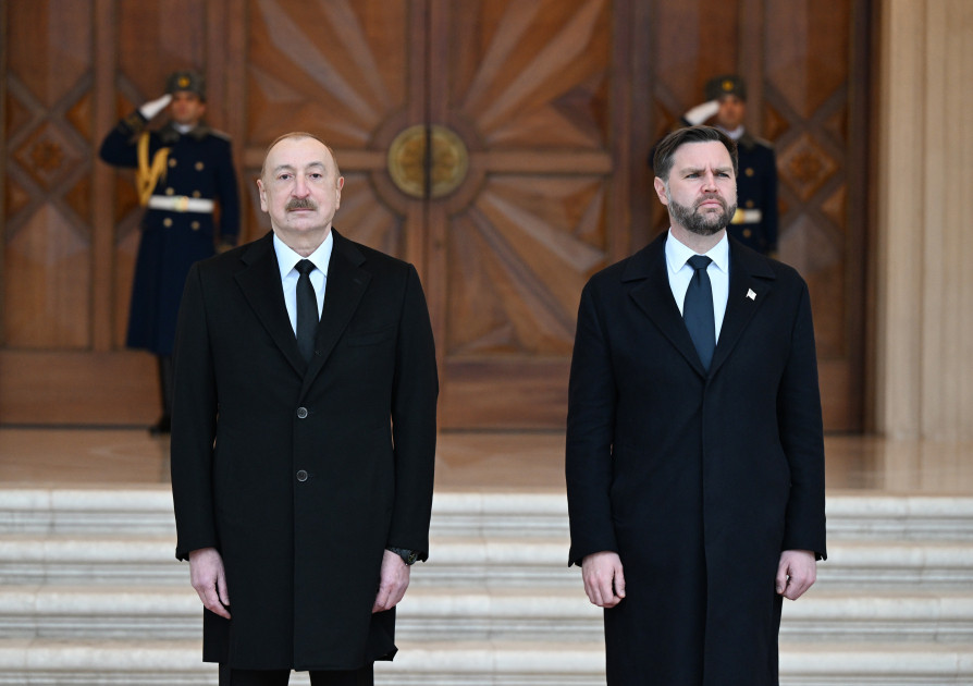 Bakıda Amerika Birləşmiş Ştatlarının Vitse-prezidentinin rəsmi qarşılanma mərasimi olub<font color=red> - FOTOLAR</font>