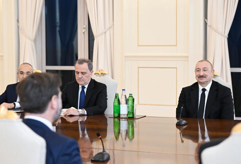 Azərbaycan Prezidenti İlham Əliyevin ABŞ-ın Vitse-prezidenti ilə geniş tərkibdə görüşü keçirilib<font color='red'> - YENİLƏNİB</font><font color=red> - FOTOLAR</font>