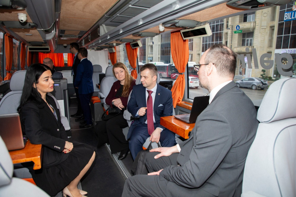 Macarıstan nümayəndə heyəti “ASAN xidmət”də<font color=red> - FOTOLAR</font>