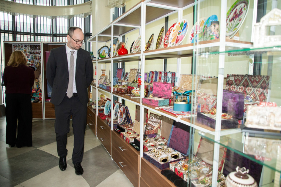 Macarıstan nümayəndə heyəti “ASAN xidmət”də<font color=red> - FOTOLAR</font>