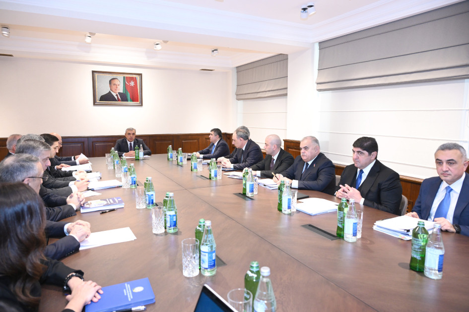 Azərbaycan Respublikasının Korrupsiyaya qarşı mübarizə üzrə Komissiyasının iclası keçirilib<font color=red> - FOTOLAR</font>