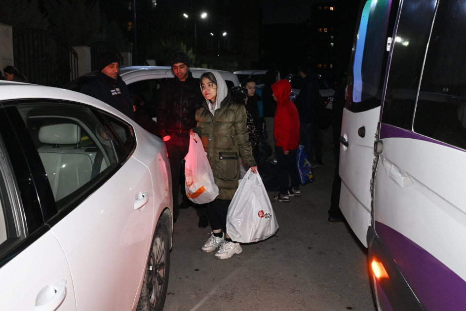 Ağdam şəhərinə növbəti köç karvanı yola salınıb<font color=red> - FOTOLAR</font>