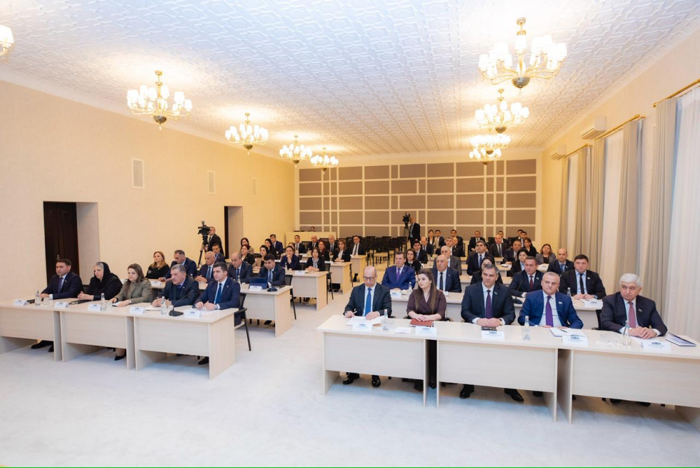 Ali Məclisin yaz sessiyasının növbəti iclası keçirilib<font color=red> - FOTOLAR</font>