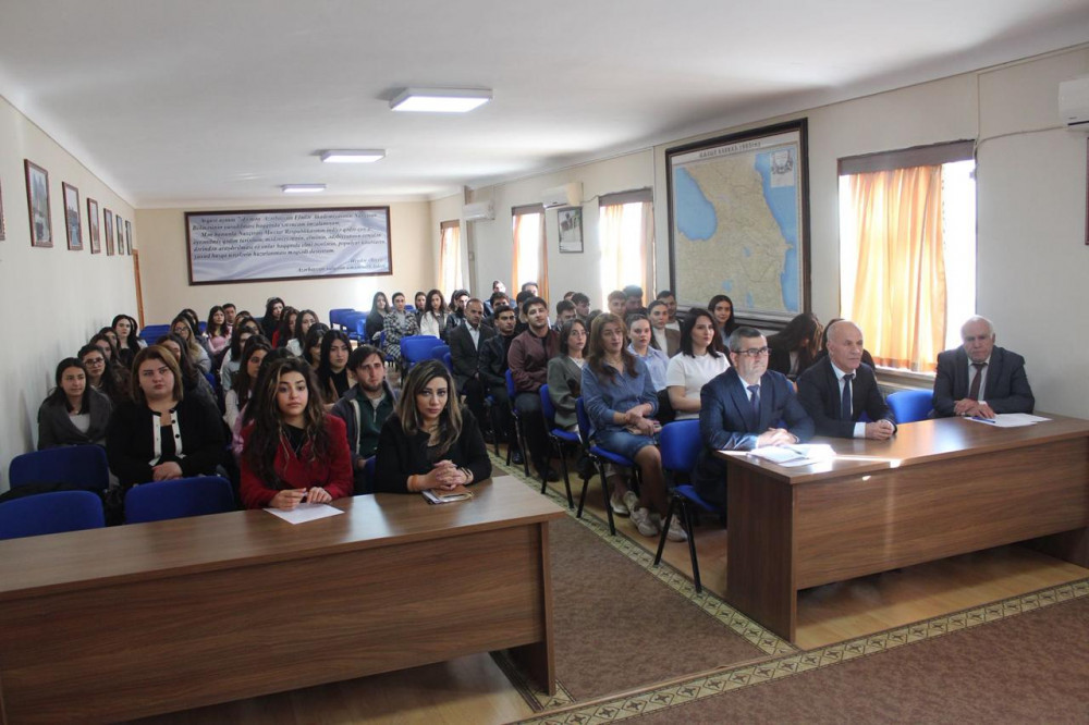 AMEA Naxçıvan Bölməsində təcrübəçi tələbələrlə görüş keçirilib<font color=red> - FOTOLAR</font>
