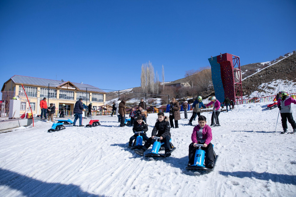 Bir qrup həmkarlar ittifaqı üzvü Ağbulaqda qış istirahəti proqramından yararlanıb<font color=red> - FOTOLAR</font>