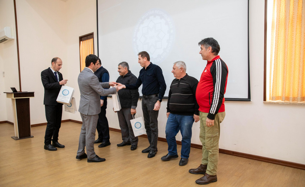 Bir qrup həmkarlar ittifaqı üzvü Ağbulaqda qış istirahəti proqramından yararlanıb<font color=red> - FOTOLAR</font>