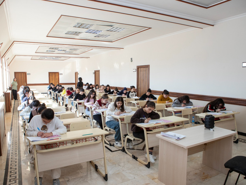 Naxçıvanda XI siniflər üçün tədris ilinin üçüncü buraxılış qiymətləndirmə monitorinqi keçirilib<font color=red> - FOTOLAR</font>