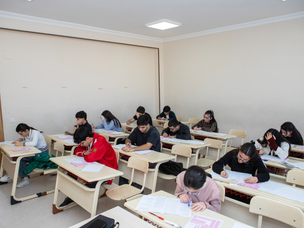 Naxçıvanda XI siniflər üçün tədris ilinin üçüncü buraxılış qiymətləndirmə monitorinqi keçirilib<font color=red> - FOTOLAR</font>