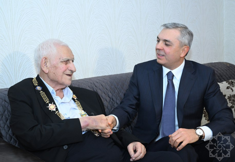 Xalq şairi Nəriman Həsənzadəyə “Heydər Əliyev” ordeni təqdim edilib<font color=red> - FOTOLAR</font>