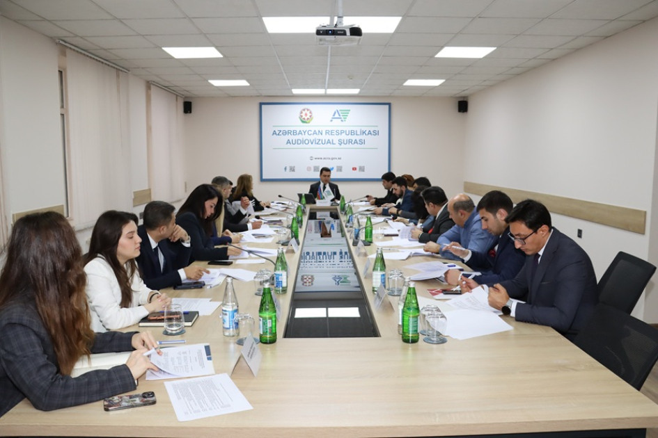 Audiovizual Şurada televiziya yayımçılarının məsul şəxsləri ilə görüş keçirilib<font color=red> - FOTOLAR</font>