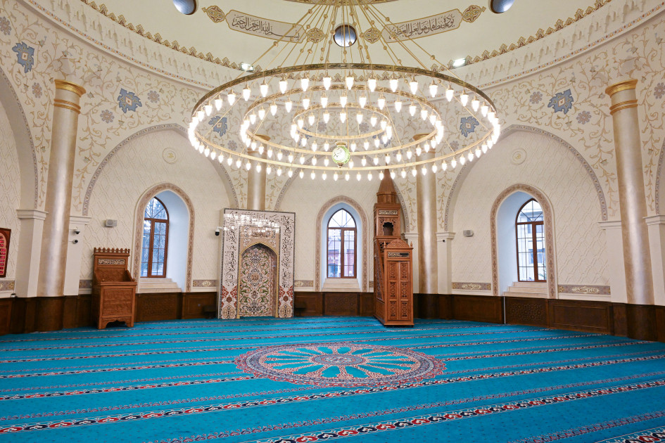 Leyla Əliyeva və Alena Əliyeva Cümə məscidini ziyarət ediblər<font color=red> - FOTOLAR</font>