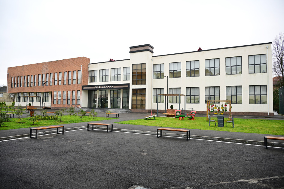 Prezident İlham Əliyev Lənkəran Dövlət Peşə Təhsil Mərkəzinin açılışında iştirak edib<font color=red> - FOTOLAR</font>