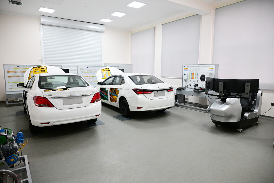 Prezident İlham Əliyev Lənkəran Dövlət Peşə Təhsil Mərkəzinin açılışında iştirak edib<font color=red> - FOTOLAR</font>