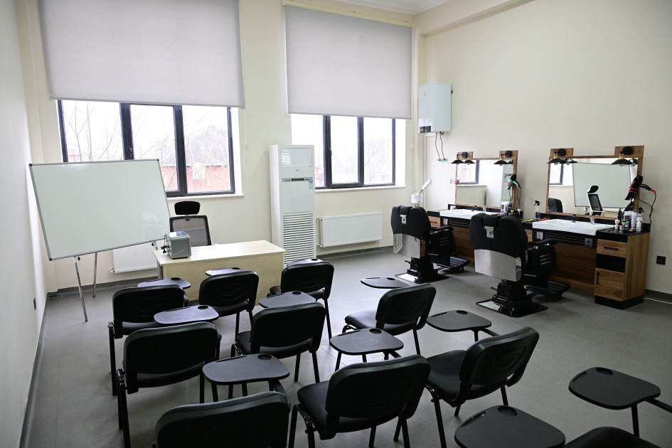 Prezident İlham Əliyev Lənkəran Dövlət Peşə Təhsil Mərkəzinin açılışında iştirak edib<font color=red> - FOTOLAR</font>